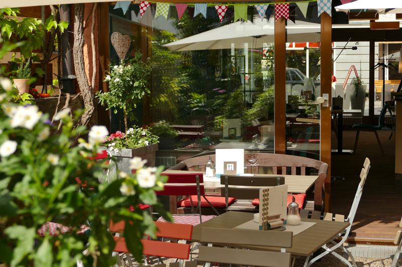 sonnige terrasse